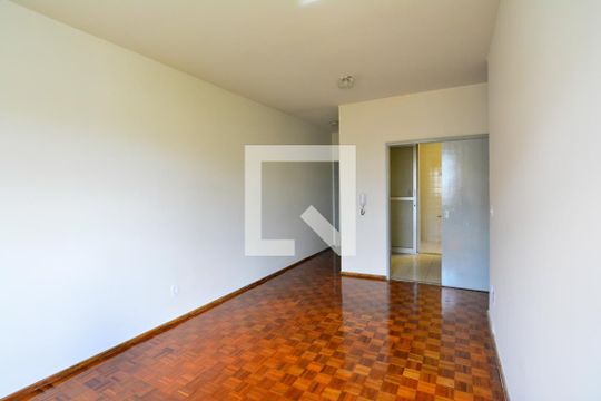 Sala de apartamento para alugar com 2 quartos, 80m² em Monsenhor Messias, Belo Horizonte