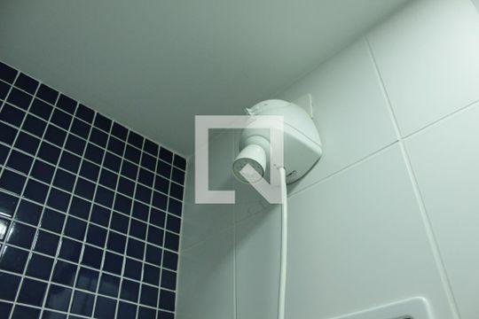 Banheiro de kitnet/studio à venda com 1 quarto, 24m² em Vila Madalena, São Paulo