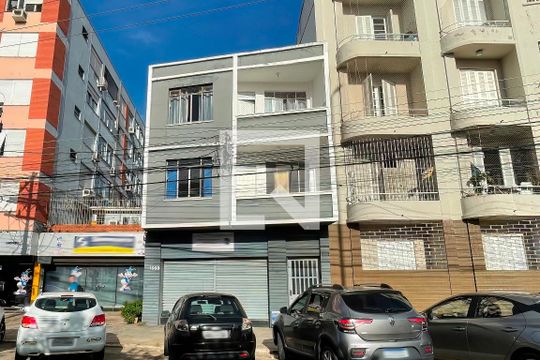 Fachada de apartamento para alugar com 1 quarto, 35m² em São João, Porto Alegre
