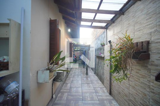 Área externa de casa à venda com 4 quartos, 150m² em Campestre, São Leopoldo