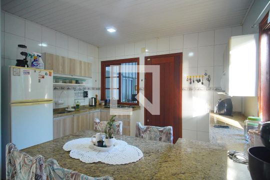 Cozinha de casa à venda com 4 quartos, 150m² em Campestre, São Leopoldo