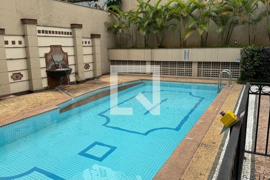 Piscina de kitnet/studio à venda com 1 quarto, 33m² em Indianópolis, São Paulo