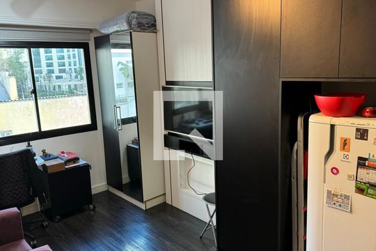Sala de kitnet/studio à venda com 1 quarto, 33m² em Indianópolis, São Paulo