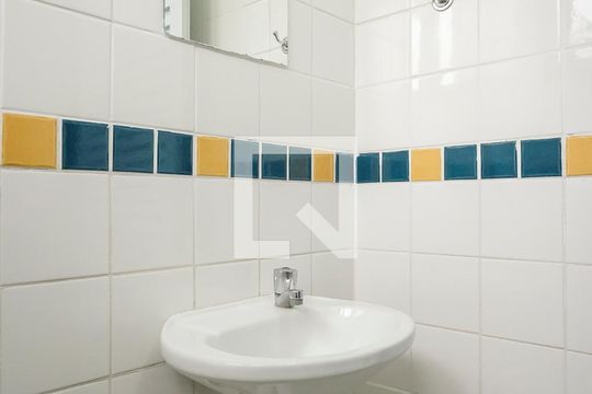 Banheiro  de kitnet/studio para alugar com 1 quarto, 30m² em Centro, São Caetano do Sul