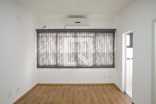 Sala/Quarto de kitnet/studio para alugar com 1 quarto, 30m² em Centro, São Caetano do Sul