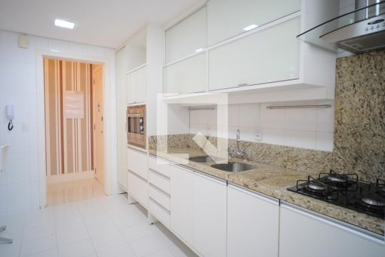 Cozinha de apartamento à venda com 2 quartos, 89m² em Mont Serrat, Porto Alegre