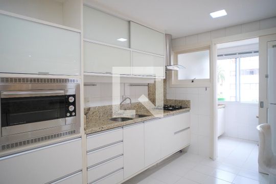 Cozinha de apartamento à venda com 2 quartos, 89m² em Mont Serrat, Porto Alegre