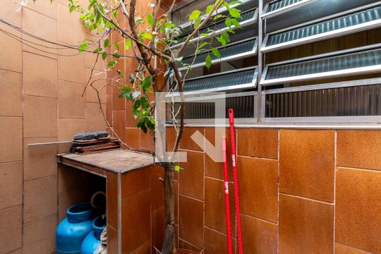 Quintal de casa à venda com 3 quartos, 110m² em Água Fria, São Paulo