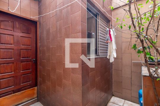 Quintal de casa à venda com 3 quartos, 110m² em Água Fria, São Paulo