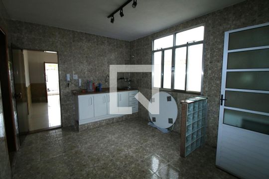 Cozinha 1 de casa à venda com 4 quartos, 135m² em Parada de Lucas, Rio de Janeiro
