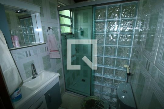 Banheiro Social de casa à venda com 4 quartos, 135m² em Parada de Lucas, Rio de Janeiro