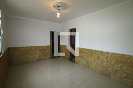 Sala 1 de casa à venda com 4 quartos, 135m² em Parada de Lucas, Rio de Janeiro