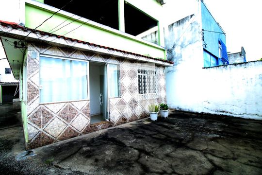 Fachada  de casa à venda com 4 quartos, 135m² em Parada de Lucas, Rio de Janeiro