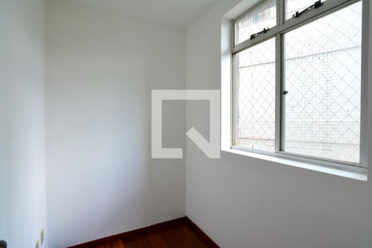 Quarto de Serviço de apartamento para alugar com 3 quartos, 115m² em Santa Lúcia, Belo Horizonte