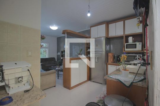 Cozinha de casa à venda com 3 quartos, 83m² em Mato Grande, Canoas
