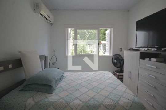 Quarto 1 de casa para alugar com 3 quartos, 83m² em Mato Grande, Canoas