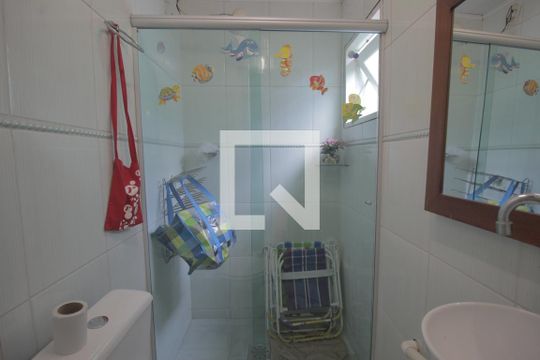 Banheiro 1 de casa à venda com 3 quartos, 83m² em Mato Grande, Canoas