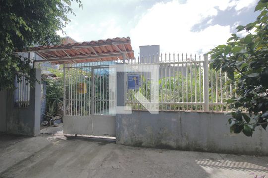 Fachada de casa à venda com 3 quartos, 83m² em Mato Grande, Canoas