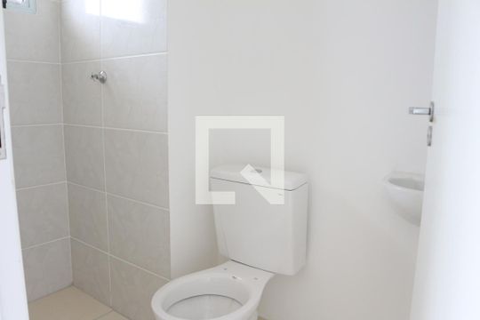 Banheiro de kitnet/studio para alugar com 1 quarto, 40m² em Vila Granada, São Paulo