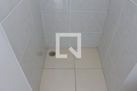 Banheiro de kitnet/studio para alugar com 1 quarto, 40m² em Vila Granada, São Paulo