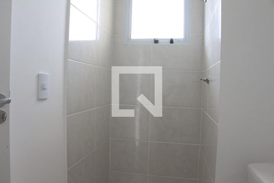 Banheiro de kitnet/studio para alugar com 1 quarto, 40m² em Vila Granada, São Paulo
