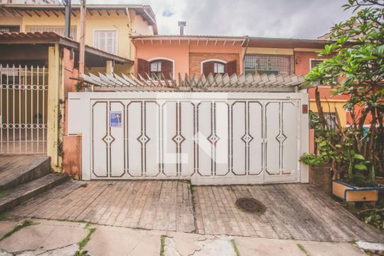 Fachada de casa à venda com 4 quartos, 198m² em Vila Mariana, São Paulo