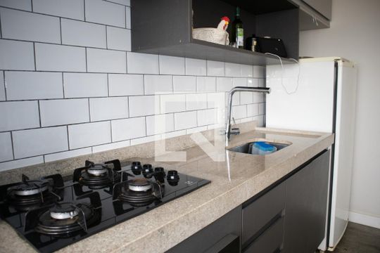 Sala e Cozinha de apartamento à venda com 2 quartos, 43m² em Vila Gustavo, São Paulo