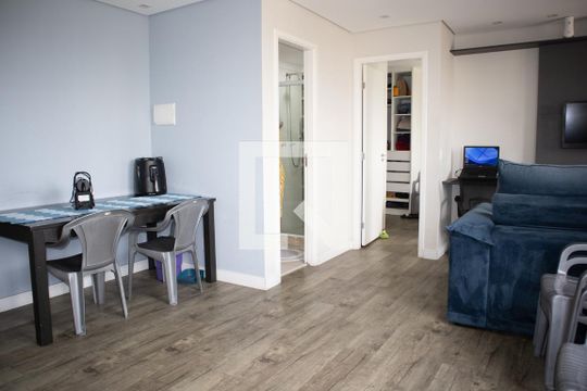 Sala e Cozinha de apartamento à venda com 2 quartos, 43m² em Vila Gustavo, São Paulo