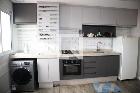 Sala e Cozinha de apartamento à venda com 2 quartos, 43m² em Vila Gustavo, São Paulo