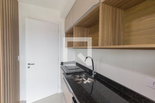Sala/Cozinha de apartamento para alugar com 1 quarto, 24m² em Novo Mundo, Curitiba