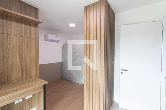 Sala/Cozinha de apartamento para alugar com 1 quarto, 24m² em Novo Mundo, Curitiba