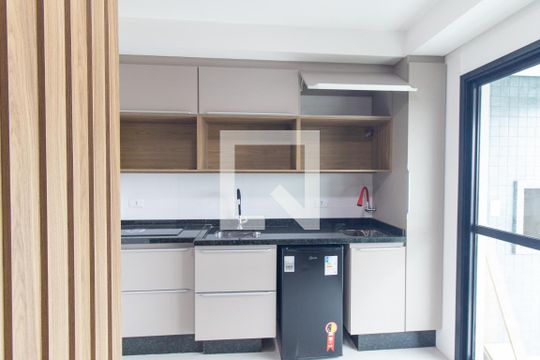 Sala/Cozinha de apartamento para alugar com 1 quarto, 24m² em Novo Mundo, Curitiba