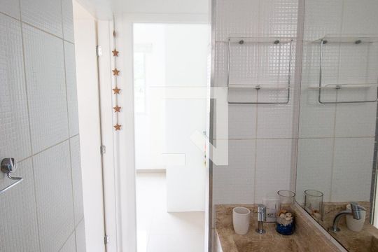 Banheiro de apartamento para alugar com 2 quartos, 38m² em Colônia (zona Leste), São Paulo