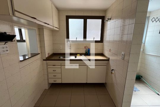 Cozinha de apartamento à venda com 1 quarto, 55m² em Paraíso, São Paulo