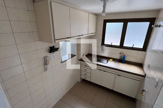 Cozinha de apartamento à venda com 1 quarto, 55m² em Paraíso, São Paulo