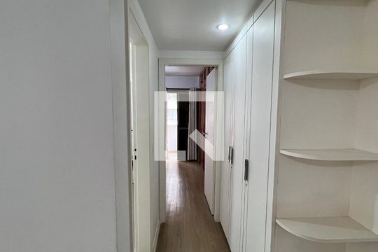 Corredor de apartamento à venda com 1 quarto, 55m² em Paraíso, São Paulo