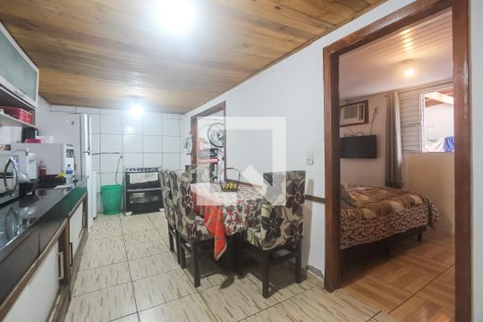 Cozinha de casa à venda com 3 quartos, 95m² em Humaitá, Porto Alegre