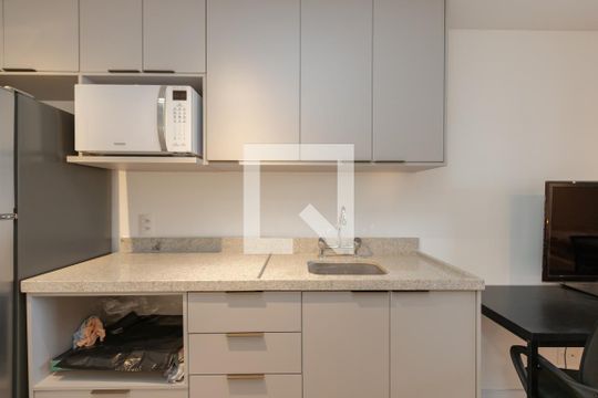 Cozinha de kitnet/studio à venda com 1 quarto, 33m² em Vila Cordeiro, São Paulo