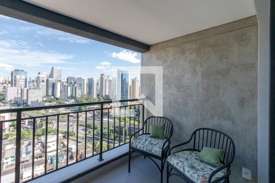 Varanda de kitnet/studio à venda com 1 quarto, 33m² em Vila Cordeiro, São Paulo