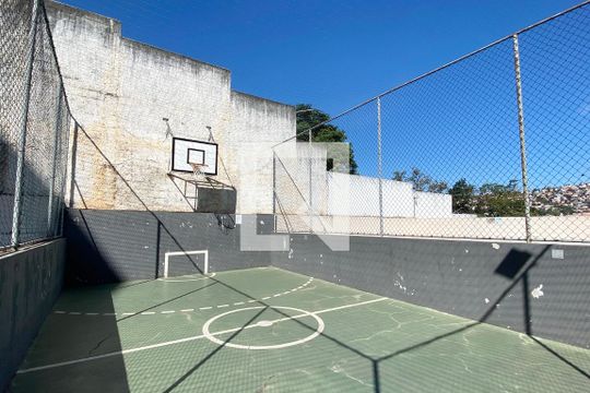 Quadra de apartamento para alugar com 3 quartos, 117m² em Jardim Sao Luiz, Barueri