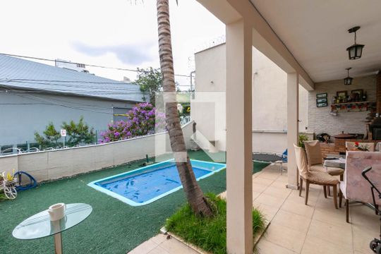 Área comum de casa à venda com 4 quartos, 160m² em Estoril, Belo Horizonte