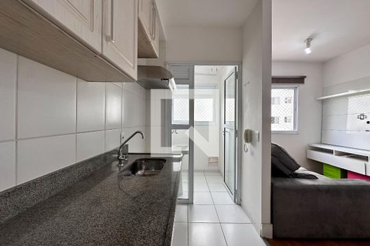 Cozinha  de apartamento para alugar com 1 quarto, 33m² em Barra Funda, São Paulo