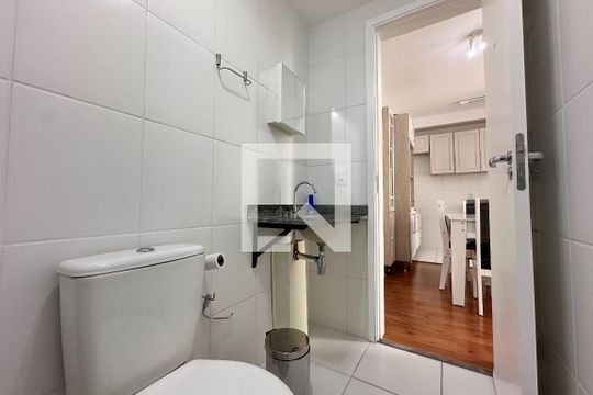 Banheiro de apartamento para alugar com 1 quarto, 33m² em Barra Funda, São Paulo