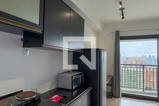 Studio de kitnet/studio para alugar com 1 quarto, 27m² em Santo Amaro, São Paulo