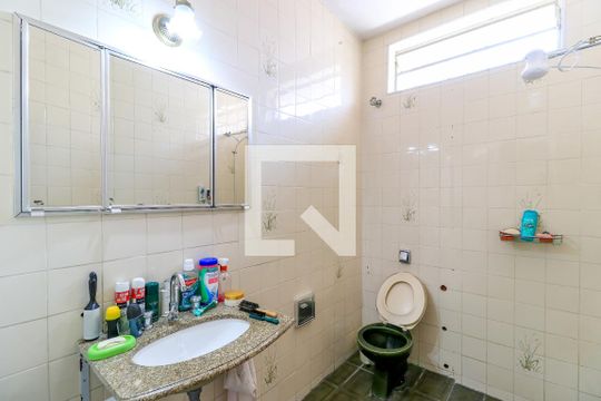 Banheiro de casa à venda com 3 quartos, 240m² em Vila Sao Francisco (zona Sul), São Paulo