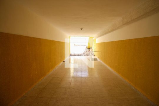 Garagem de casa para alugar com 3 quartos, 203m² em Cidade Líder, São Paulo