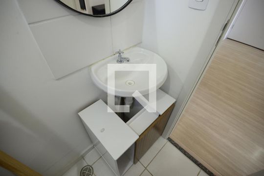 Banheiro de apartamento à venda com 2 quartos, 35m² em Vila Monumento, São Paulo