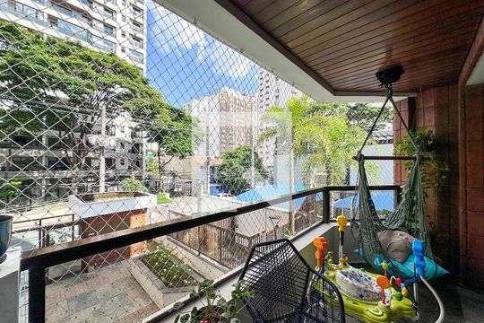Sacada de apartamento à venda com 4 quartos, 165m² em Brooklin Paulista, São Paulo