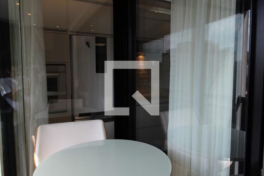 Varanda de kitnet/studio para alugar com 1 quarto, 29m² em Itaim Bibi, São Paulo