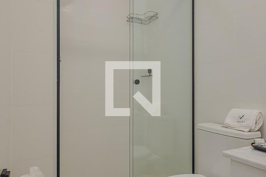 Banheiro de kitnet/studio para alugar com 1 quarto, 22m² em Paraíso, São Paulo